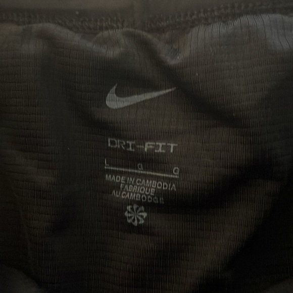 Nike Trail 5” Standard Fit Shorts - Picture 3 of 3